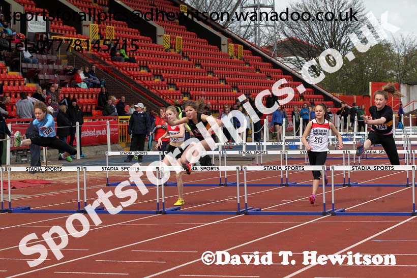 Girls hurdles, Gateshead Open Medal Meeting. Photo: David T. Hewitson/Sports for All Pics